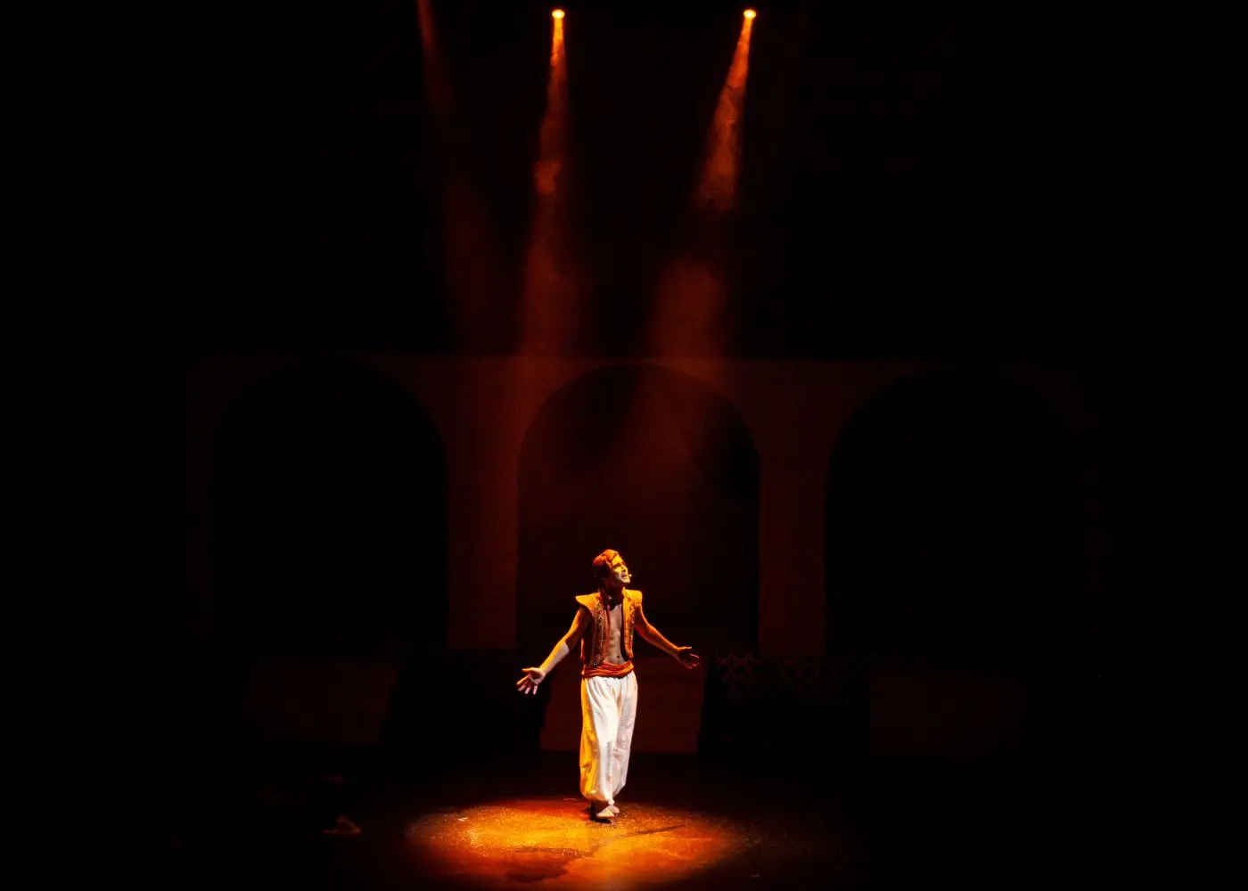 OAK Youth Theatre alumni performers